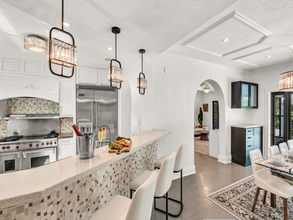 Luxurious 4-Bedroom Retreat Near Las Olas Blvd with Heated Pool